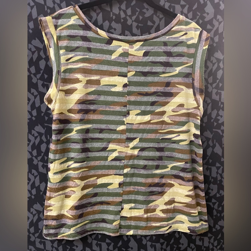 Camouflage Sleeveless Shirt